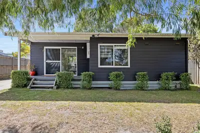 Image de Cashin Cottage is For Sale. Stylish renovations and centrally located.