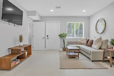 Image de Sistrunk Shades Villa #5 - Brand New Downtown Fort Lauderdale Florida Townhome