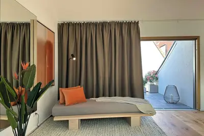Image de Exclusive apartment on Rathausplatz: terrace with Perlachturm view & parking space