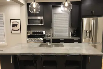 Image de Cornwall executive high end condo, your best option warranty