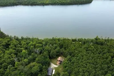 Image de 4bed + Hotub - Private Forest Retreat by Lake & Trail