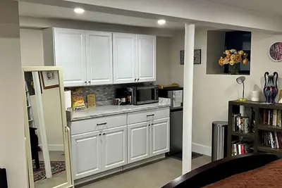 Image de Modern Luxury Huge basement studio in the heart of Brooklyn1 block to subway