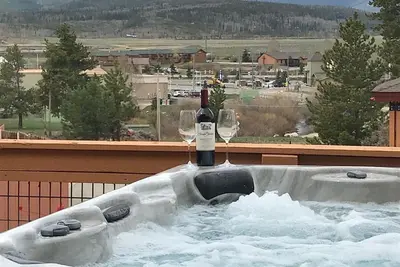 Image de Mountain Views from Personal Hot Tub - Perfect for up to 3 Couples or 2 Families