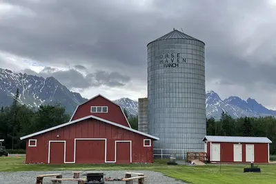 Image de One bedroom getaway w/ hot tub and pool access - A hidden gem in Palmer, Alaska
