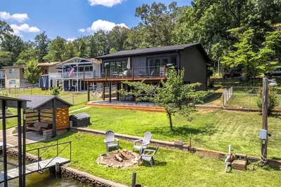 Image de New Obsidian Oasis - Lakefront Luxury - kayaks, paddle boards … fun in the sun!