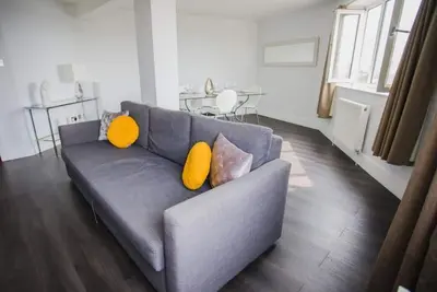 Image de Penthouse 2 Bedrooms and 2 Bathrooms
