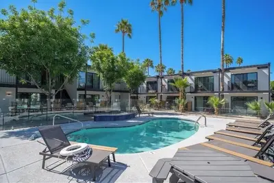 Image de King Bed, Parking, Pool, Museums, Aquarium!