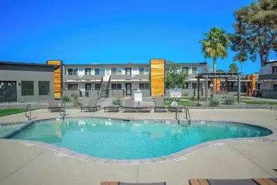 King Bed, Pool, Parking, Theme Park, Gym Soon!