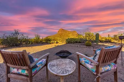 Image de Relax at a Saguaro & Sunset Retreat with Mountain Views and a Cozy Firepit