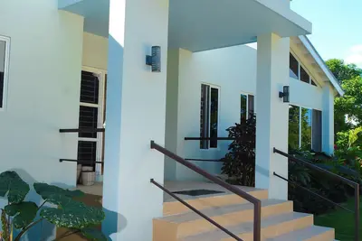 Image de Private 3 bedroom 3 bath home with private pool, 5 min from the private beach.