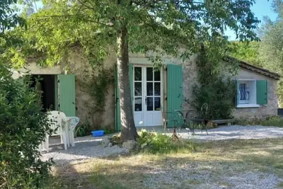 Petit mas au pied des Cévennes