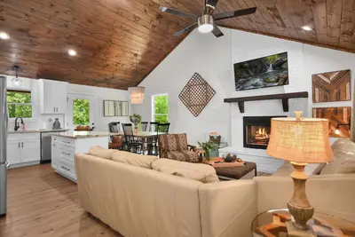 Image de New! Mountain Resort Cabin, Wineries! Lots of deer!