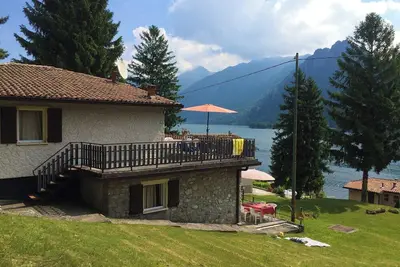 Image de With large terrace and panoramic view