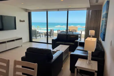 Image de Las Palomas Brand New, Ground Floor, Phase 3 Condo!