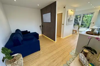 Image de Luxury space with room for 4 in the heart of Yorkshire. Only 15-miles from York!