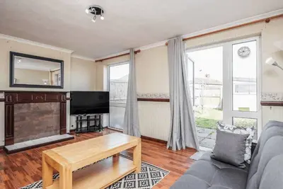 Image de Spacious 3 Bedroom Home With Wifi, Parking & Garden