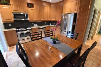 Image de Beauty 4bd/2ba & parking - central A/C and heat- 25% off stays 32 days +