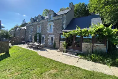 Image de Gite à la campagne avec piscine - Domaine de Lann Kerhuerh