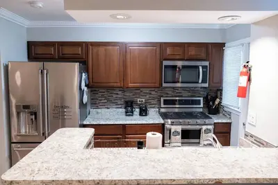 3 Bedroom Home Fully Furnished in Quiet Neighborhood Great Amenities