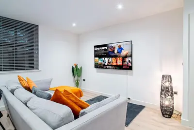 Image de Moderne-Appartement-Salle de bain privée séparée-Vue sur Rue-Free Parking