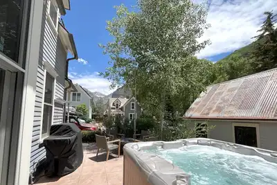 Image de The Residence on South Oak, Perfect location by gondola and private hot tub!