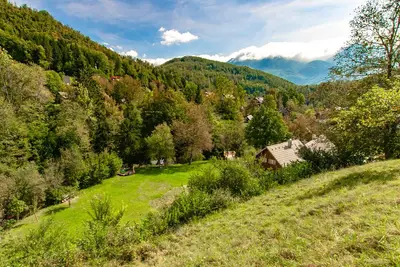 Image de Ruim en Comfortabel Appartement met Prachtig Uitzicht op Speelweide en Beekje