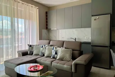 Image de Appartamento in affitto comodo nuovo e di design, nel centro della cittĂ , 97 m/q