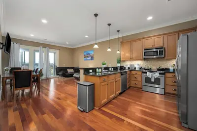 Image de Glamorous 1br Condo 200ft to St. Thomas Hospital