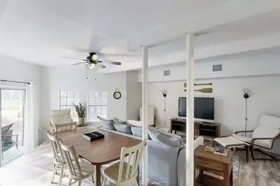 Image de Rustic Pet Friendly 3 bedroom/2 Bathroom home near Lake Livingston