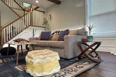 Image de Large Home, Full in-home Gym, washer/dryer, flat Screen TVs, WiFi, and More!