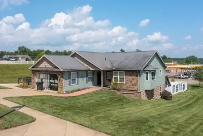 Image de Welcome to The Captain and Crew Quarters on Anchor Drive at Apple Valley Lake!