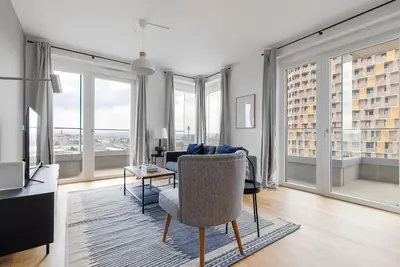 Image de Upscale Landstraße 2br w/ Playground & Pool, nr Erdberg, by Blueground