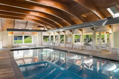 Image de Condo at Seasons on Mt Snow - Ski In/Out, Hiking & Mountain Biking