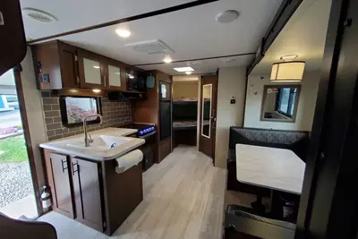 Image de Pet-Friendly Nature Getaway Meets City Convenience at The Relaxation Station.