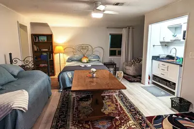 Image de Sparkling Clean, Private & Quiet! Amazing Ocean Views [2]