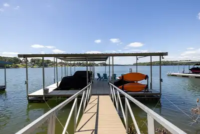 Image de Dock, Water Views, Kayaks, Fire Pit, Game Room
