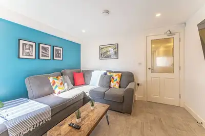 Image de 5 bed\/5ensuite house with garden and parking