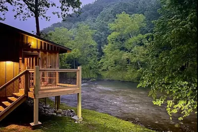 Image de Riverfront/20 Minutes From Dollywood/Hot Tub