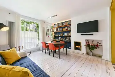 Image de Designer apartment in modern neighborhood - 15 minutes from central London