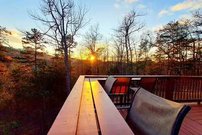 Image de Mountain Mist - Secluded Cabin, Mtn View, Hot Tub!