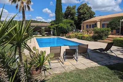 Image de Bastidon indépendant dans grande propriété