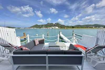 Image de Villa Sea Breeze on Waterfront with Dock