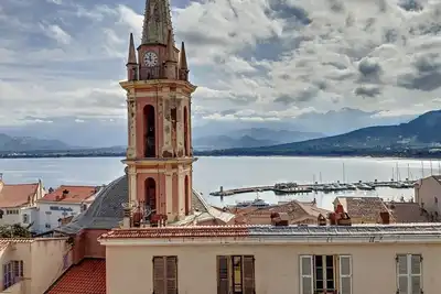 Image de Calvi, appartement 3p design, vue Mer face au Golfe et à l'église.