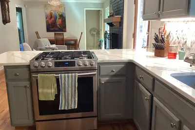 Image de In town home for Football weekend in Athens