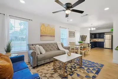 Image de Cowboy Royal Blue Star House 2 mi to Fair Park