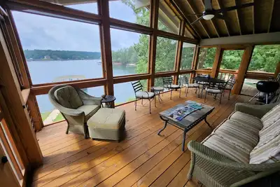 Image de Lake Front w/ Sunset Views, Screened-in Porch / 1x Boat Slip / 2x Kayaks