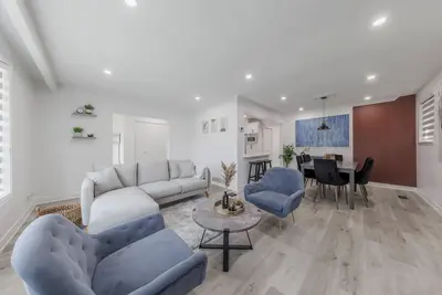 Image de Entire Cozy Home | In-Ground Pool | Minutes to Lake & Waterfront Park