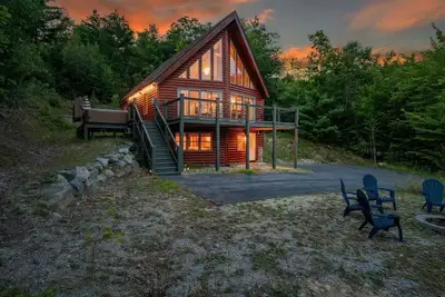 Image de Views Views Views! HotTub! Dogs Ok! Firepit! A/C!