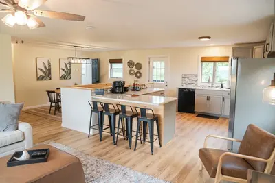 Image de The Cabin- Brand New listing with Hot Tub