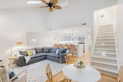 Image de Beautiful 3br Lions Gate townhome w/pool only minutes from Wrightsville Beach!